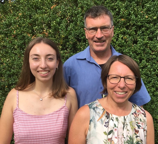 Bernhard und Kathrin Gasche-Schwaller mit Tochter Mirjam